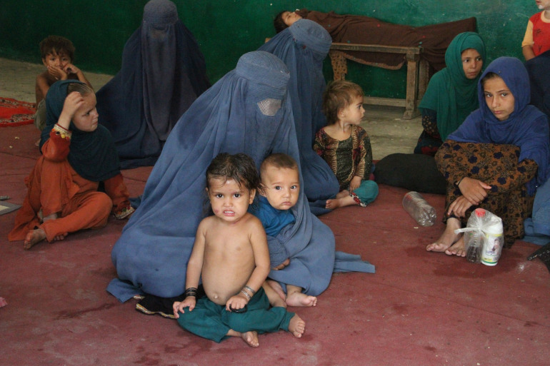 KUNAR, AFGHANISTAN - AUGUST 07: Afghan Internally displaced families fled their homes in Afghanistan’s eastern Kunar province August 07, 2021. They’re living in dire condition at school buildings as their temporary shelters. ( Stringer - Anadolu Agency )