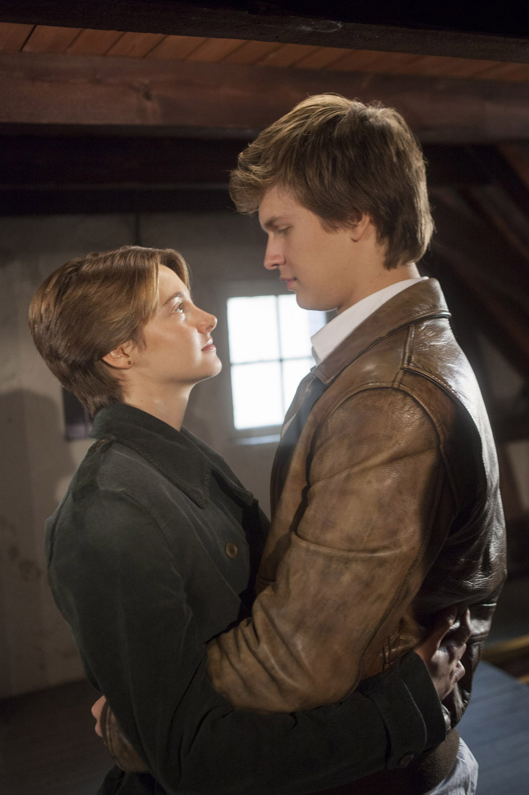 DF-17567r Hazel (Shailene Woodley) and Gus (Ansel Elgort) share a tender moment during a memorable trip abroad.